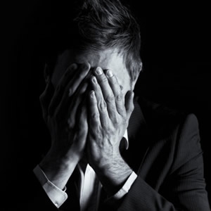 Burnout: os sinais da síndrome que é causada pelo esgotamento no trabalho